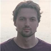 Nativo francese diplomato in Commercio Internazionale e Filosofia a Parigi, offre corsi di francese per tutti i livelli